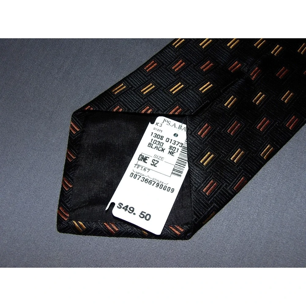 NEW! Jos. A. Bank 100% Silk Made in Italy Black Geometric Neck Tie NWT!